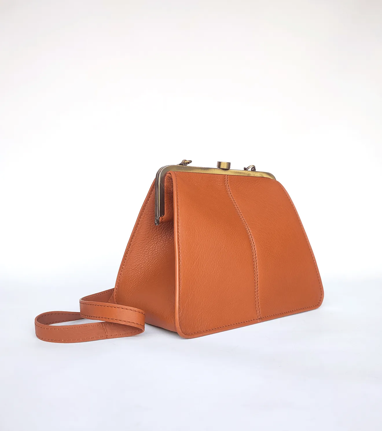 Chestnut clutch
