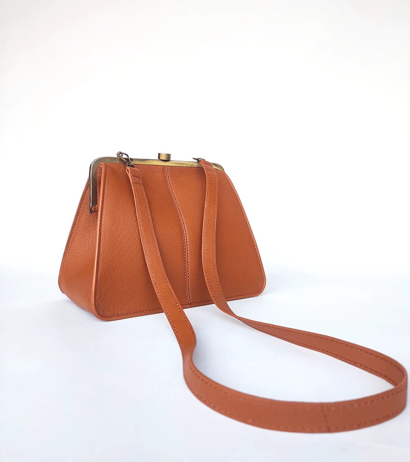 Chestnut clutch