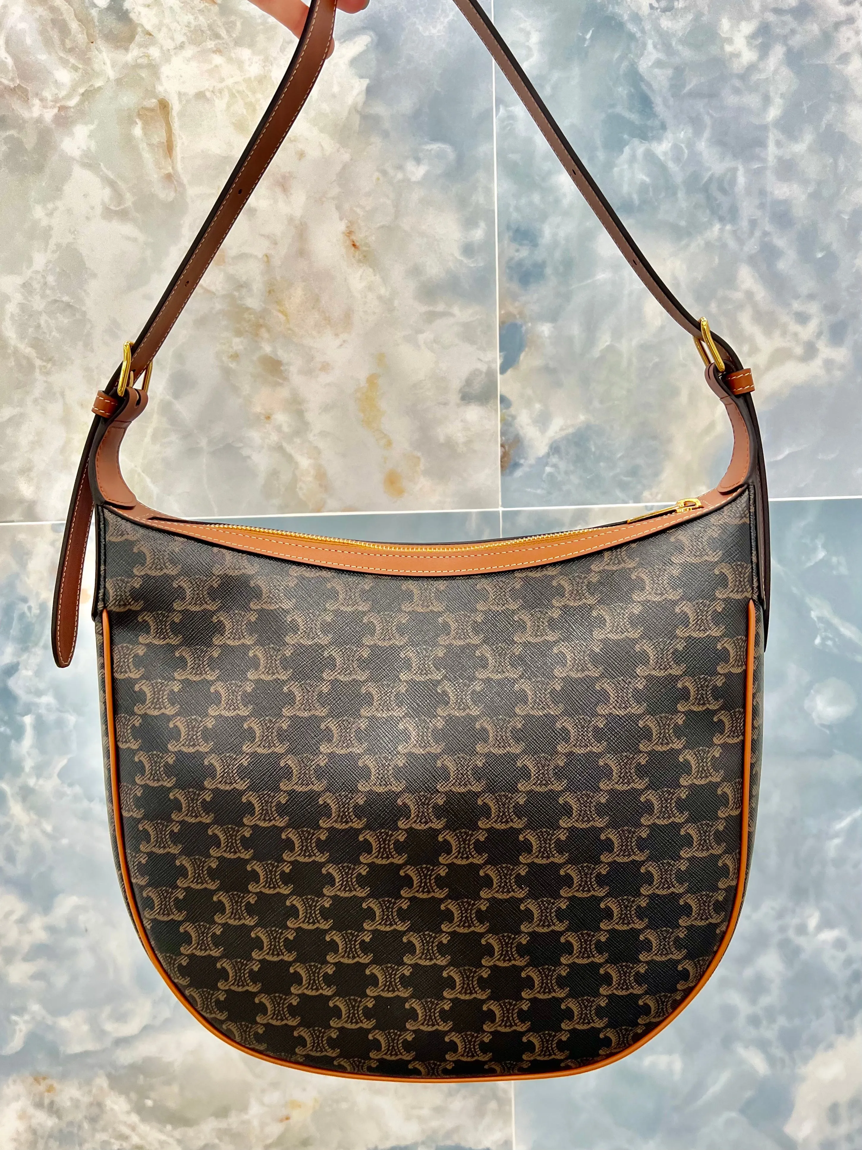 CÉLINE HELOÏSE CUIR CANVAS & CALFSKIN TRIOMPH MEDIUM SHOULDER BAG