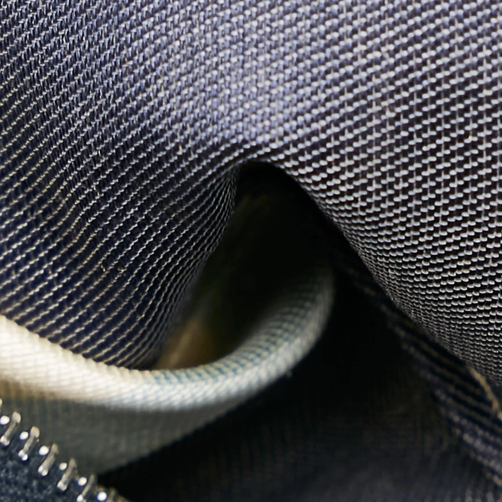 Fendi Canvas Shoulder Bag (SHG-Dfrie7)