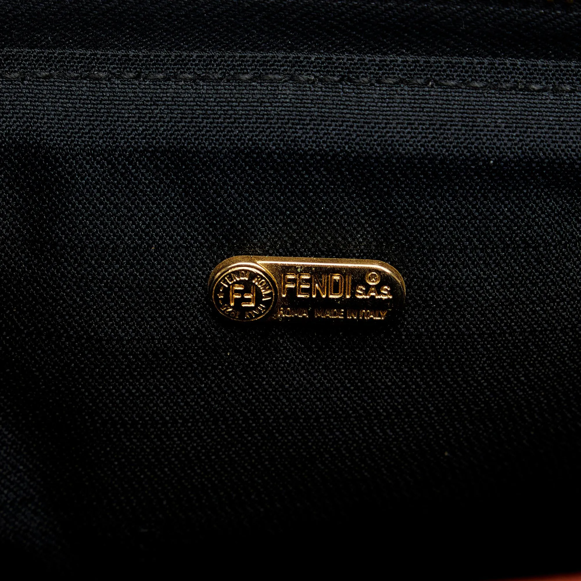 Fendi Pequin Handbag (SHG-iN1FR6)
