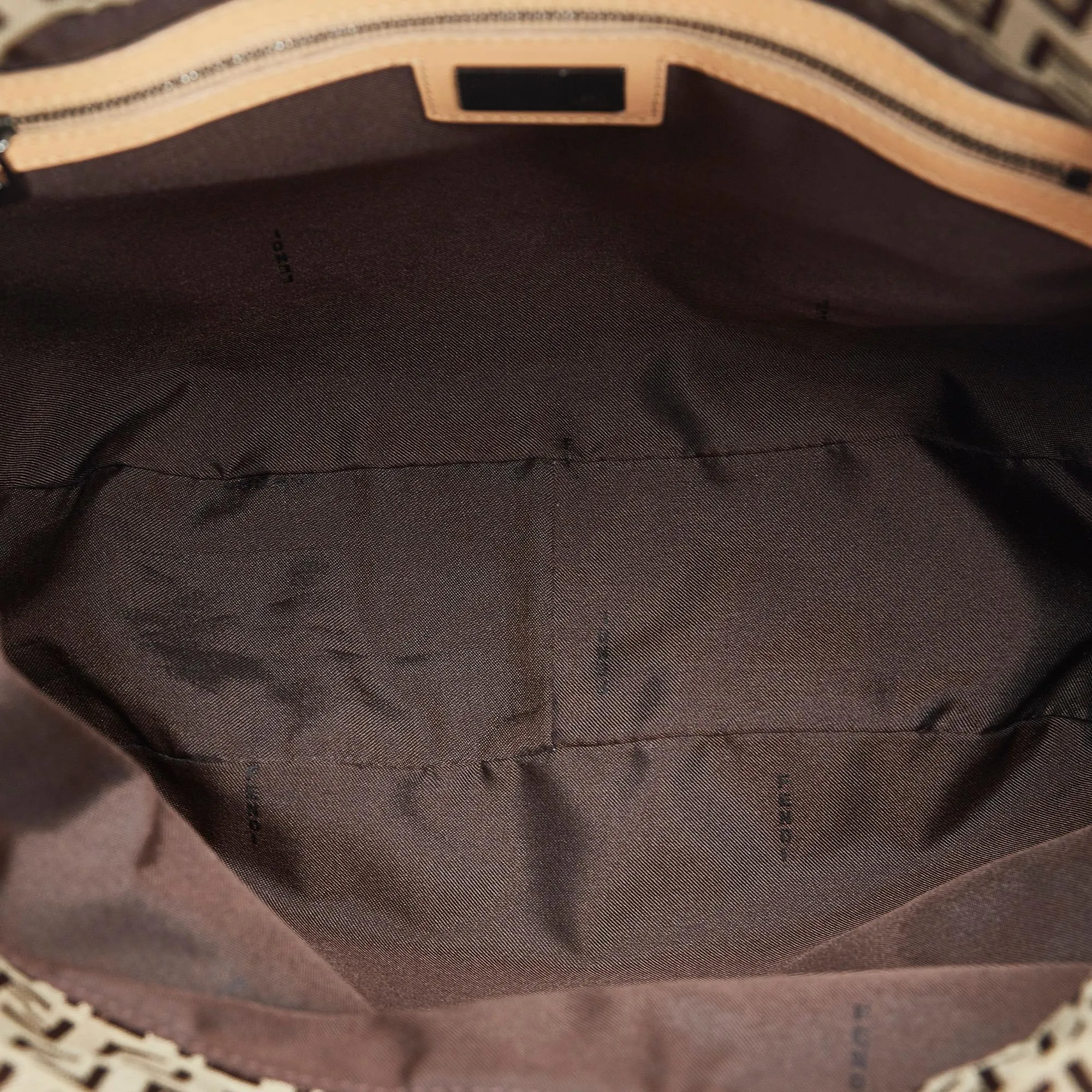 Fendi Zucchino Tote (SHG-kJ8gv2)