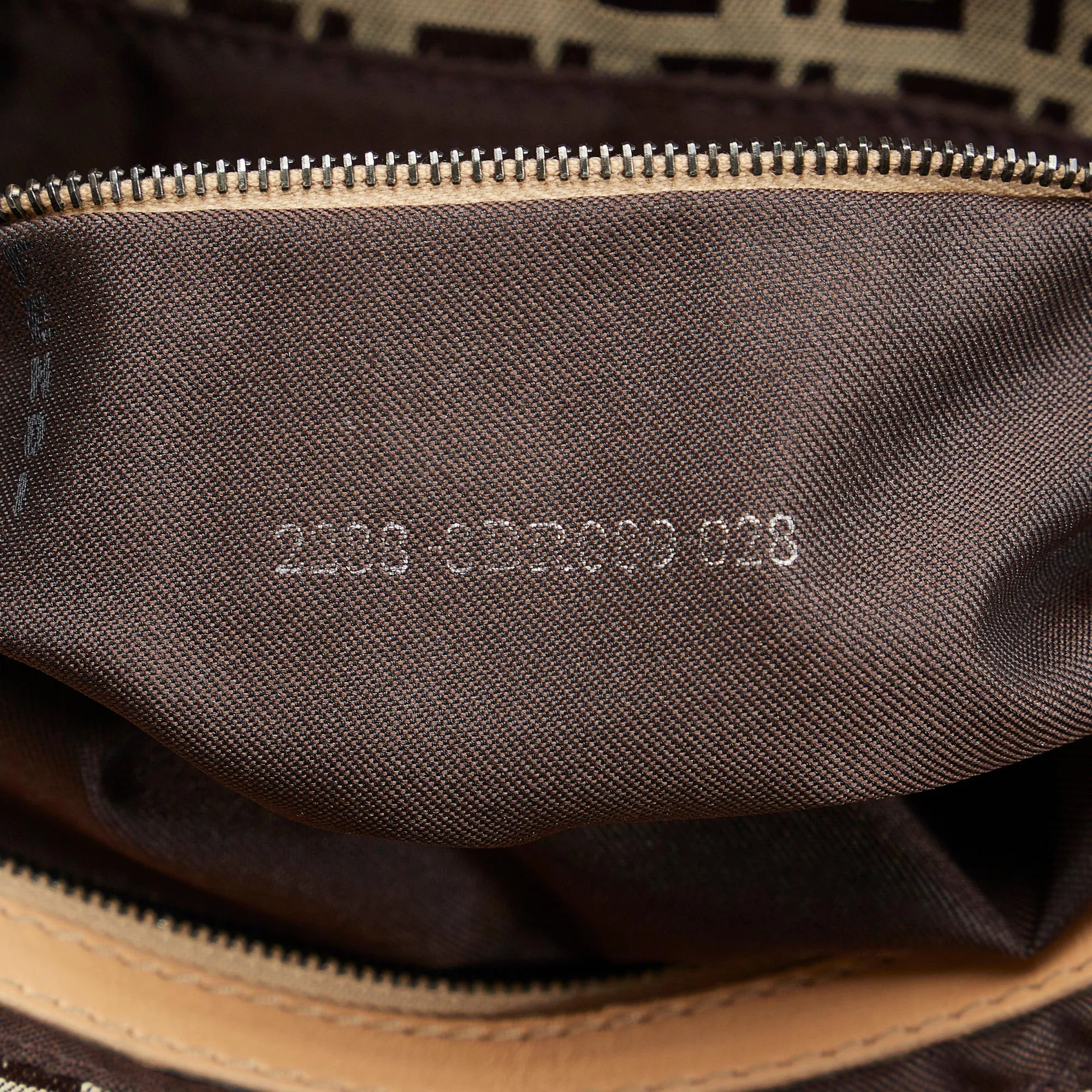 Fendi Zucchino Tote (SHG-kJ8gv2)