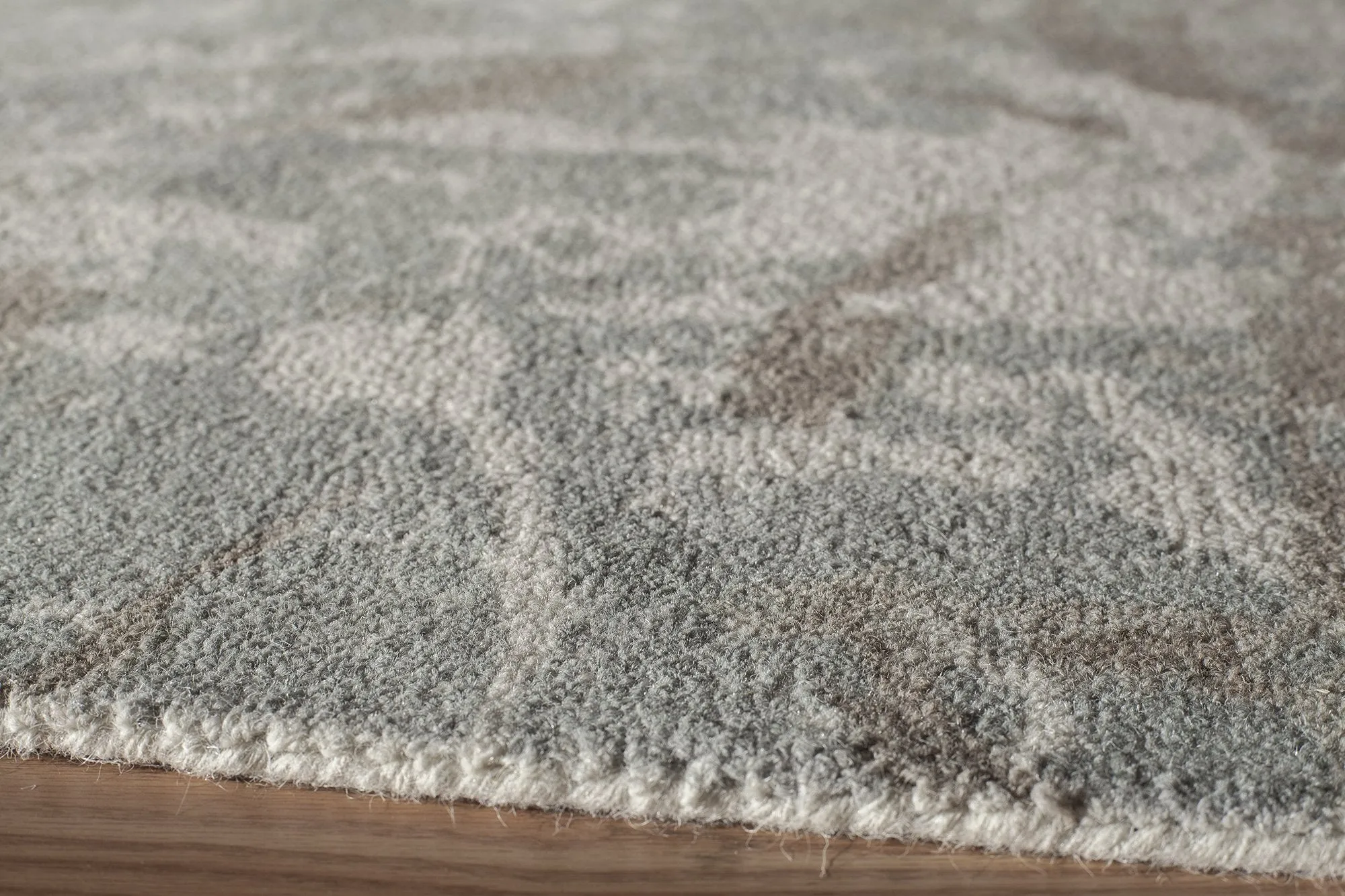 Illusions Hand Tufted Lamb's Wool Indian Area Rug