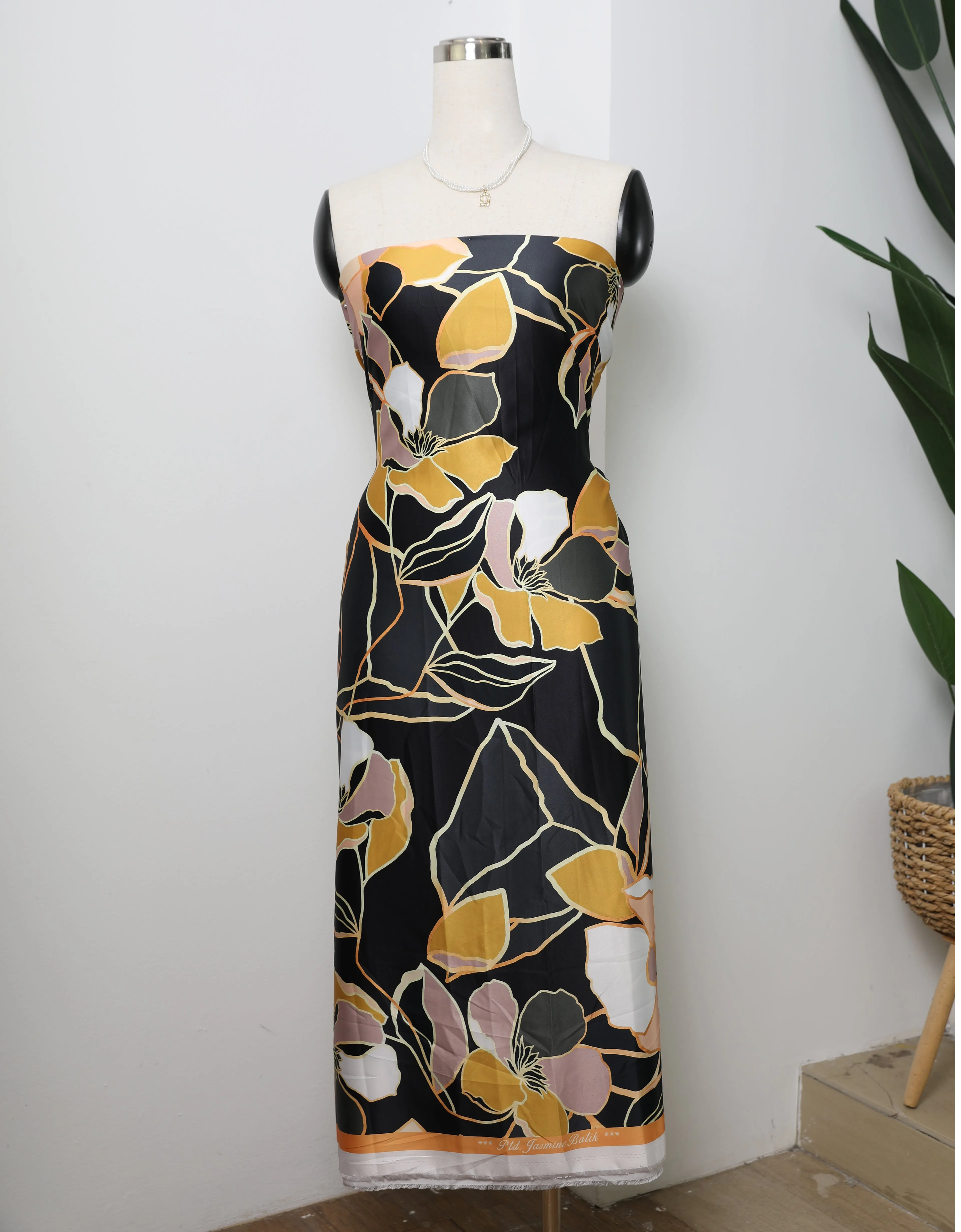 JASMINE SATIN (BLACK)