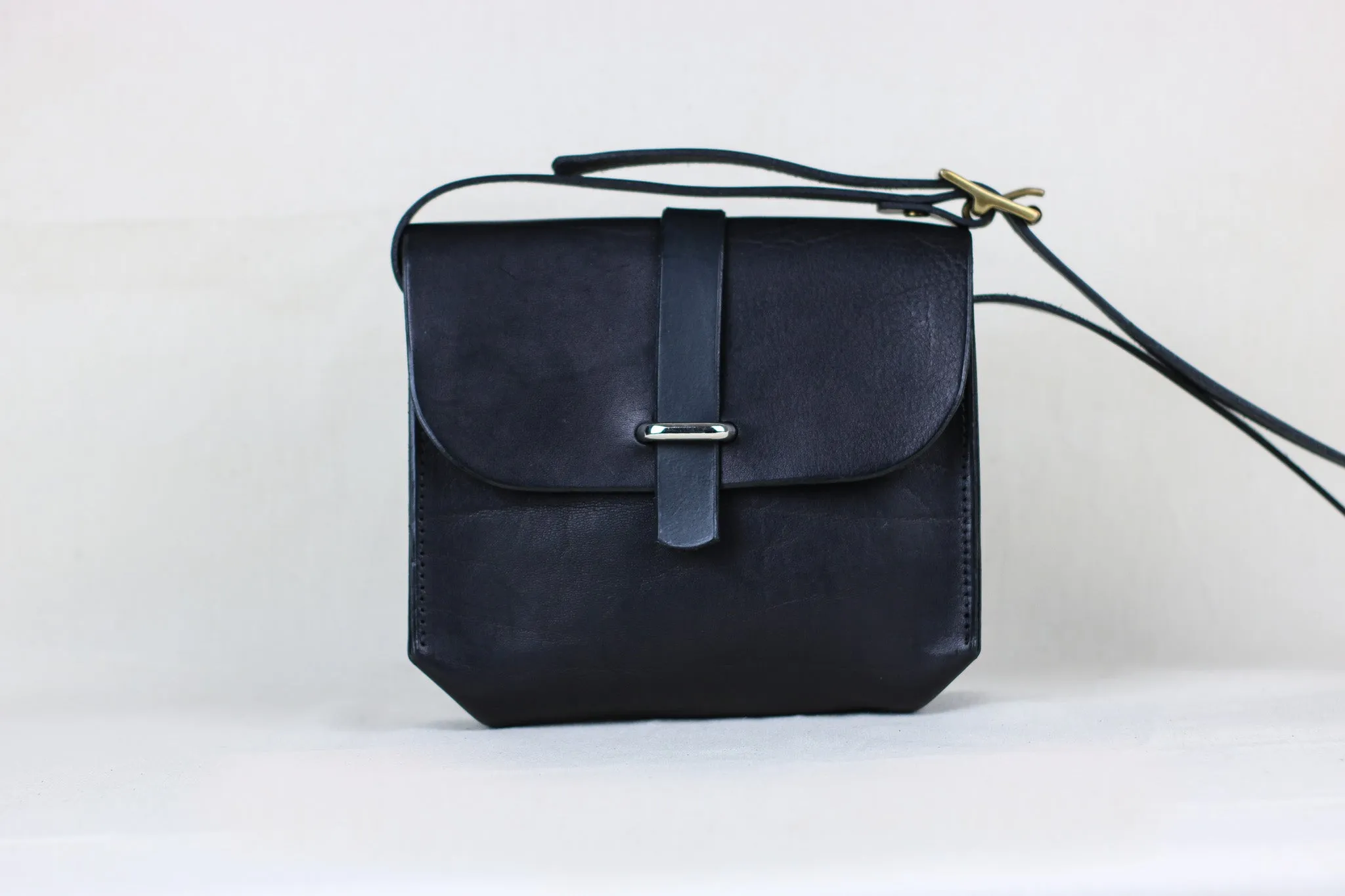 JULIA - Leather Crossbody Bag