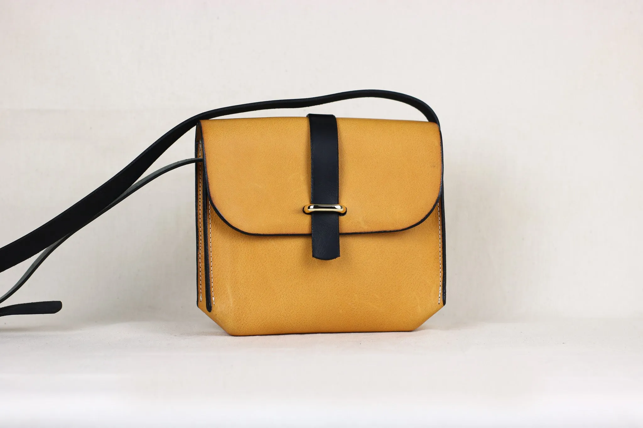 JULIA - Leather Crossbody Bag
