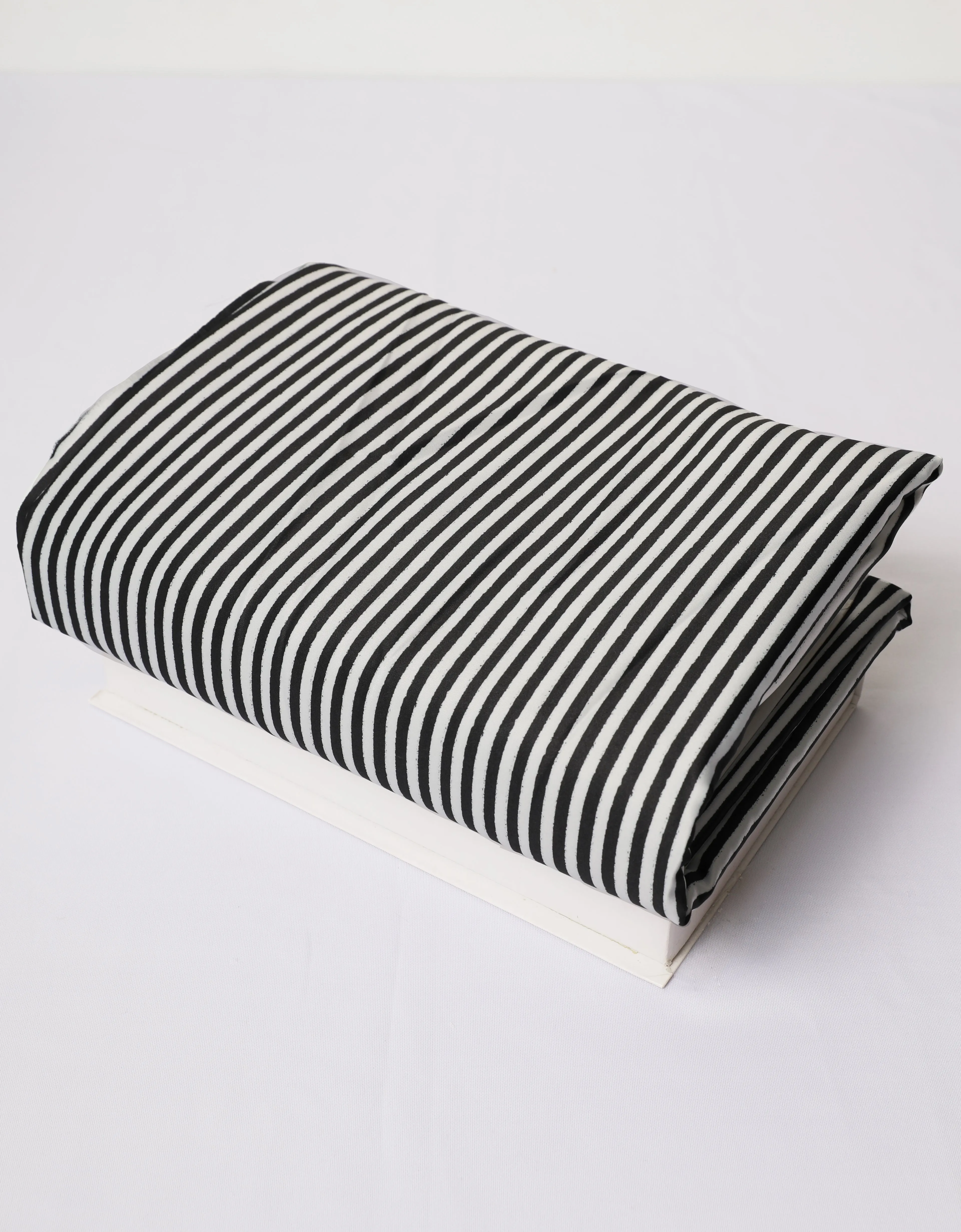 LIORA SATIN (BLACK   WHITE)
