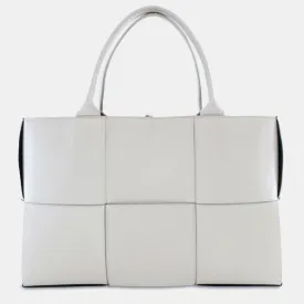 Medium Intrecciato Arco Tote