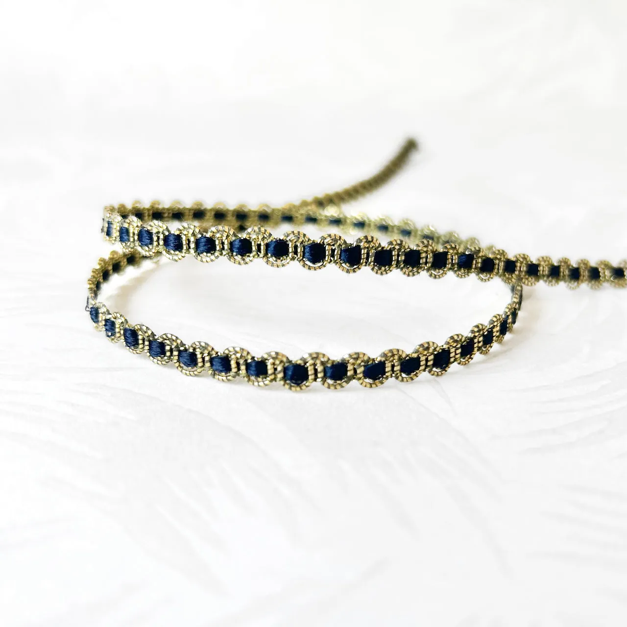 Scalloped Metallic Braid with Ribbon Inset 5/16" - Multiple Colorways