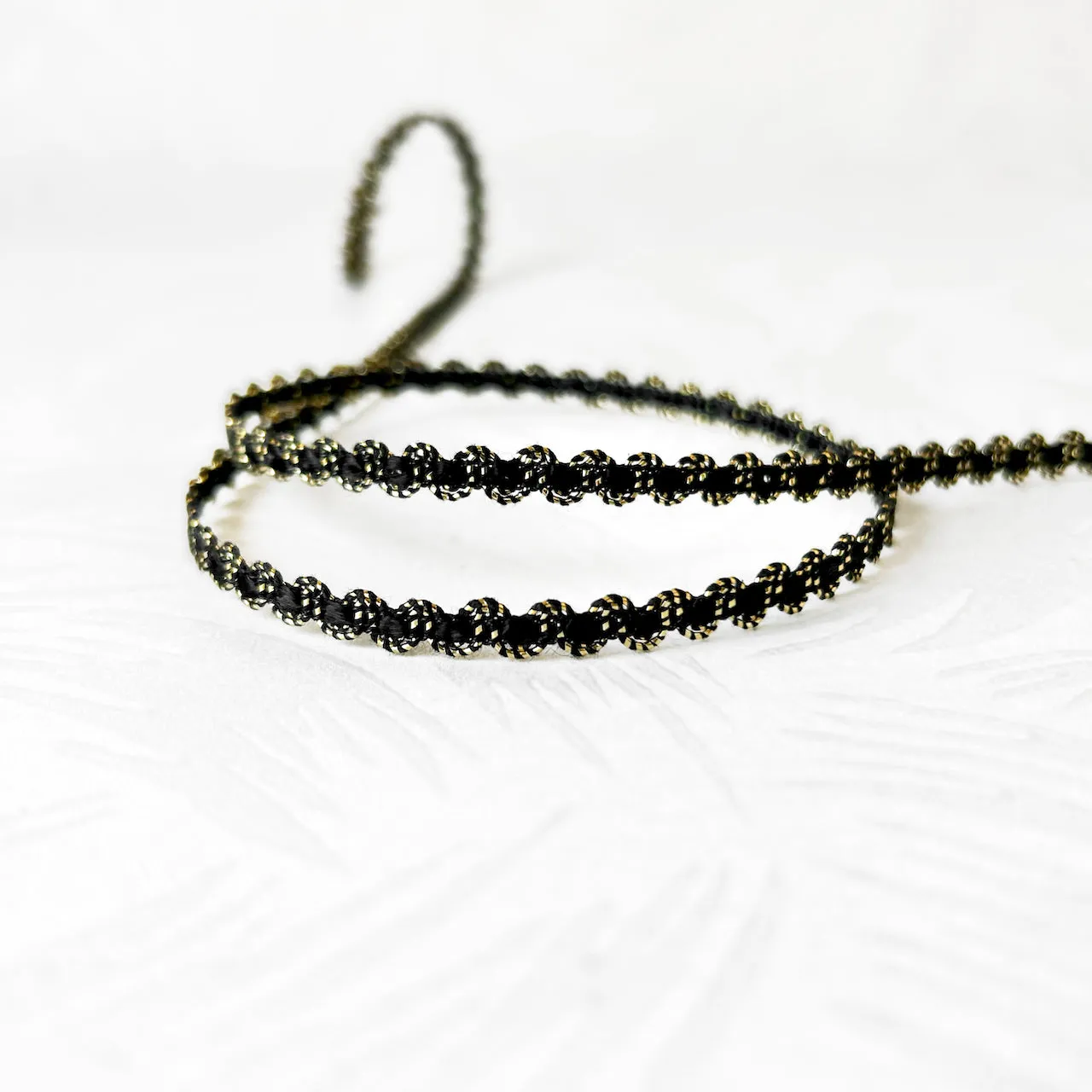 Scalloped Metallic Braid with Ribbon Inset 5/16" - Multiple Colorways