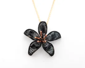 Wireart Lily Pendant, Black